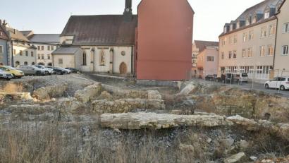 Bild: Petra Hartl
Für das Bürgerspitalgelände an der Bahnhofstraße haben die Freien Wähler eigene Pläne. Sie können sich Wohngemeinschaften für Studenten und Senioren sowie einen städtischen Kindergarten vorstellen.