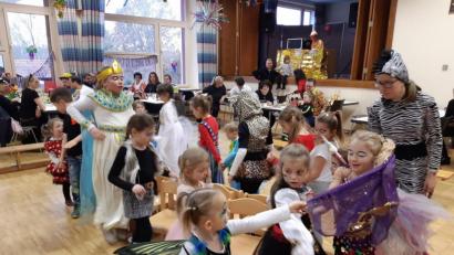 Bild: csl
Bei der Reise nach Jerusalem war von den kleinen Maschkerern voller Einsatz gefragt.