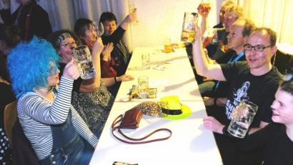 Bild: do
Faschingsglück genießt ein auf gute Laune eingestelltes Publikum beim Vorbacher Ball der Vereine.
