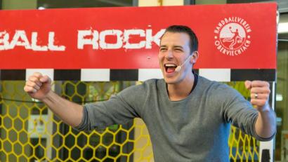 Bild: Guenter Uschold
Handballweltmeister, Speaker, Trainer und Motivator: Dominik Klein überzeugte das Oberviechtacher Publikum.