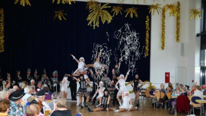 Bild: JOCHEN NEUMANN 
ERBENDORF
Der Schautanz des TSV Reuth bei Erbendorf