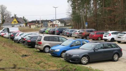 Bild: Hirsch
Neben Straßenbaumaßnahmen steht heuer auch die Erweiterung des Pendlerparkplatzes bei Klardorf auf dem Tiefbau-Programm des Kreises.