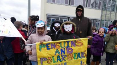Bild: rn
Den Erhalt des Lebensraumes von Pinguinen und Eisbären wünschen sich diese Schüler.