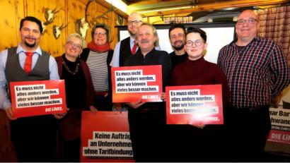 Bild: Hirsch
Phillip Poguntke, Uschi Maxim, Anette Weibhauser, Thomas Singer, Manfred Preischl, Peter Lang, Eva Kappl und Marc Zimmerer (von links) kandidieren auf der Liste der Partei „Die Linke“.