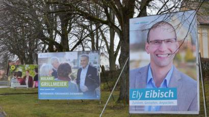 Bild: Benkhardt
Bei der Windischkapelle in Erbendorf sind großformatige Wahlplakate der Kandidaten erlaubt. Vor allem für die Präsentation der Landratskandidaten wird diese Möglichkeit genutzt.