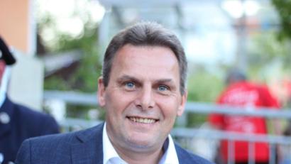 Bild: exb
Bürgermeister Norbert Eckl setzt sich mit voller Kraft für seine Heimatgemeinde Teunz ein. Für die Bürger und Vereine ist er ein verlässlicher Ansprechpartner.