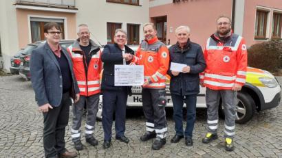Bild: bk
Die Marktgemeinde Freihung übergibt eine Spende an die Helfer-vor-Ort-Gruppe Kaltenbrunn (von links): Max Heindl, Markus Dreyer, Bürgermeister Norbert Bücherl, Markus Kummer, Zweiter Bürgermeister Helmut Klier und Jürgen Oheim.