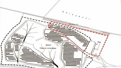 Bild: Eichl
Auf der rot umrandeten Fläche, einer bisher unbebauten Teilfläche des Solarparks, will die ZENO Natur GmbH eine Vergärungsanlage für Bioabfall und Grüngut bauen (Planentwurf: BHM Planungsgesellschaft mbH).
