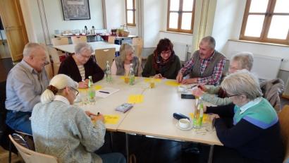 Bild: hm
In Arbeitskreisen stellten sich die Senioren den Fragen und Aufgaben.