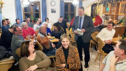 Bild: jp
Landrat Richard Reisinger (Mitte) gestaltete seinen Vortrag wie gewohnt mit sehr viel Humor, das brachte ihm die volle Aufmerksamkeit des Publikums in Pfaffenhofen ein.