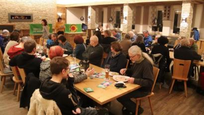 Bild: mfh
Politische Statements und Musik bringt der Aschermittwoch der Grünen im Wulfen-Saal in Kauerhof.