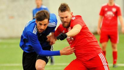 Bild: Werner Franken
Benjamin Werner (links, Szene aus dem Testspiel gegen Kickers Selb) und die SpVgg SV Weiden empfangen am Samstag die DJK Ammerthal.