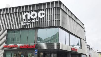 Bild: Gabi Schönberger
Da wäre noch Platz - nicht nur für ein weiteres Namensschild. Es gibt Hinweise darauf, dass TK Maxx doch bald im NOC eröffnen könnte. 1600 Quadratmeter Verkaufsfläche sind auf zwei Etagen reserviert.