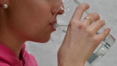 Bild: dob
In der Großgemeinde kann das frische Wasser, das aus den Leitungen sprudelt, bedenkenlos als Durstlöscher genossen werden.