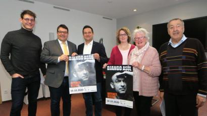 Bild: Hirsch
Michael Weiß, Thomas Falter, Andreas Komes, Stephanie Staudenmayer, Rosemarie Rappel und Walter Buttler stellten das Programm für die Kunst- und Kulturwochen im Oktober vor.