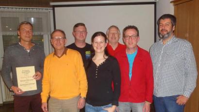 Bild: Edgar Rauch
Der Volleyball-Kreis Nord hat einen neuen Kreisrat gewählt (von links): Thomas Groha, Werner Schmitt, Mathias Mende, Franziska Reiter, Günter Dobmeier, Herbert Hubner und Nico Wonneberger. Vorsitzender Martin Schötz fehlte wegen Krankheit.