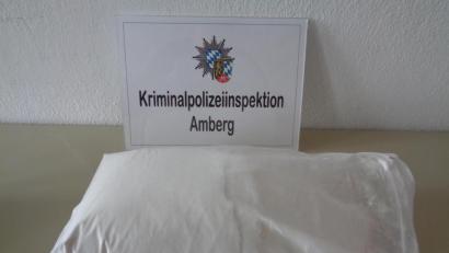 Bild: Polizei
Ein Teil des bei Ursensollen sichergestellten weißen Pulvers.