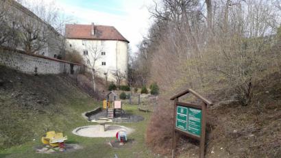 Bild: exb
Der Spielplatz im Stadtgraben könnte mit einer Hang-Rutsche aufgewertet werden.