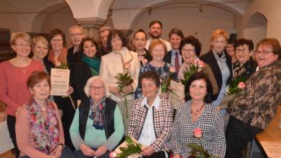 Bild: Kunz
Geehrte, neuer Vorstand und Ehrengäste der Chorgemeinschaft Chorisma.