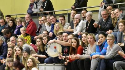 Bild: Ziegler
An den Fans der HG Amberg liegt es nicht, dass ihr Team zu Hause eine schlechte Bilanz aufweist.