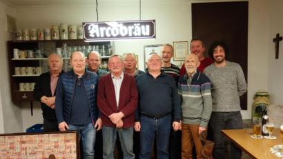 Bild: gi
Die Züchter Peter Walbrunn, Josef Bäumler, Hans Irlbacher, Erwin Voit, Manfred Kühn, Johann Bäumler, Josef Prem, Albert Gollwitzer, Gerhard Lehner und Adil Lazaa Rhoani (von links).