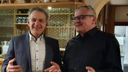 Bild: twg
Landratskandidat Roland Grillmeier (links) und Bürgermeister Hubert Kraus blicken optimistisch in Richtung Wahl am 15. März.