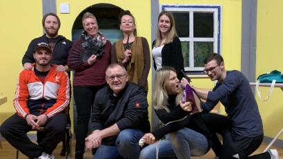 Bild: exb
Die Theatergruppe der Weiherner Feuerwehr hat ein neues Stück einstudiert. Die Komödie feiert ihre Premiere am 20. März im Dorfheim in Weihern.