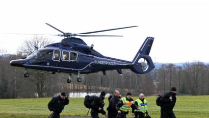 Bild: Bundespolizei
Sprungfahndung der Bundespolizei: Rund 50 Beamte waren an dem Schwerpunkteinsatz am Donnerstag beteiligt, hier beim Pfälzer Hof in Waidhaus.