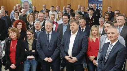 Bild: Wolfgang Steinbacher
Die gesamte CSU-Prominenz der Region und viele Gäste füllten am Sonntag den Saal des Kettelerhauses beim Forum der Begegnung, um Markus Blume sprechen zu hören.