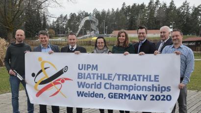 Bild: Kunz
Freuen sich auf die Weltmeisterschaft: v.l. Pierre Jander, Bejamin Zeitler, Jens Meyer, Ilona Forster, Laura Weber, Christoph Skutella, Reinhard Meier und Ali Zant.