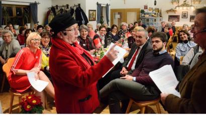 Bild: Kunz
Welcher Cholesterinspiegel ist nun höher: Der von Lore Leitmeier oder von Wilhelm Moser? Dumm, wenn man aneinander vorbeiredet. Die Genossen amüsieren sich köstlich.