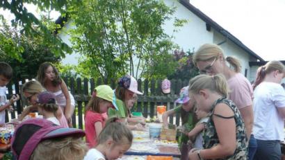 Bild: amö
Unter anderem mit Aktionen für Kinder bereichert der Obst- und Gartenbauverein den Veranstaltungskalender in der Marktgemeinde.