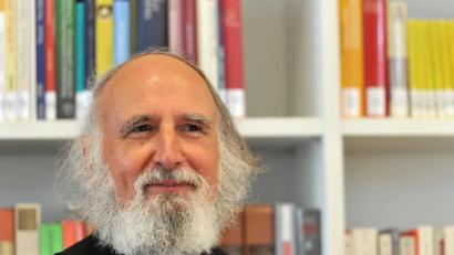 Bild: Peter Kneffel
Benediktinermönch Anselm Grün appelliert wegen des Coronavirus an Nächstenliebe.