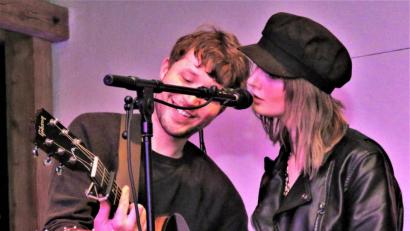 Bild: ubb
Einige Songs sangen Nick und June unplugged.