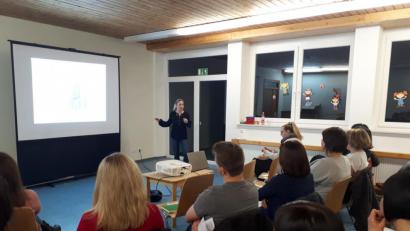 Bild: exb
Marina Neumüller referierte im Kinderhaus über die Sprachentwicklung bei Kindern und wie Eltern diese fördern können.