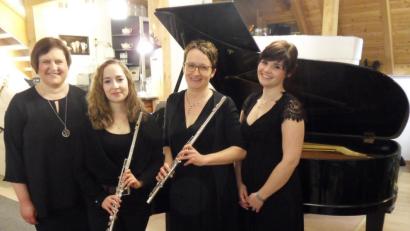 Bild: exb
Frauenpower im Federkiel: Klara Bäumler, Annemarie Bauer, Marion Elling und Maren Gleixner