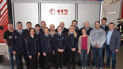 Bild: fz
Beföerdungen und Ehrungen für bis zu 30 Jahre aktive Dienstzeit bei der Feuerwehr Leuchtenberg