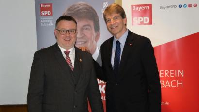 Bild: ibj
Gemeinsam stellten SPD-Bürgermeisterkandidat Daniel Weidner und Landratskandidat Michael Rischke (von links) ihr Wahlprogramm vor.