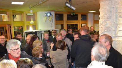 Archivbild: fjo
Zur Wahlparty werden im Foyer des Rathauses am Sonntag wie 2014 wieder viele interessierte Bürger erwartet. Die Kommune hält alle aktuellen Auszählungsergebnisse mittels Präsentation auf Großleinwand parat.
