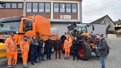 Bild: ANDREAS ROYER
Übergabe der Fahrzeuge am Sulzbach-Rosenberger Bauhof.