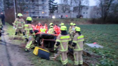 Bild:  Berufsfeuerwehr Regensburg
Da haben sich ein 15- und ein 13-Jähriger ordentliche Ärger eingebrockt. Die Beiden klauten einen Gabelstapler und bauten anschließend einen Unfall. Dabei wurde einer der Jugendlichen auch noch verletzt.