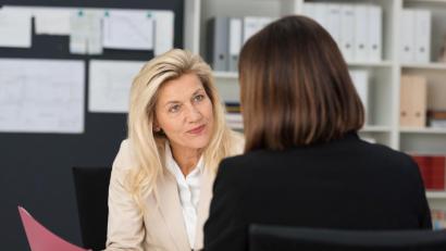 Bild: contrastwerkstatt – stock.adobe.com
Falls die Schwerbehinderung nicht von erheblicher Bedeutung für den angebotenen Arbeitsplatz ist, braucht der Bewerber seine Schwerbehinderung (oder Gleichstellung) nicht mitzuteilen.