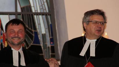 Bild: sam
Der neue evangelische Pfarrer Pfarrer Alfredo Malikoski (links) mit Dekan Karlhermann Schötz.