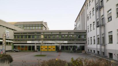 Bild: Petra Hartl
Das Gregor-Mendel-Gymnasium in Amberg macht wegen des Coronavirus komplett dicht.