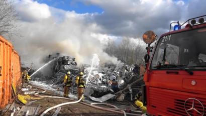 Bild: nic
Ein Schrotthaufen in der Falkenberger Straße in Tirschenreuth geriet am Freitagnachmittag in Brand.