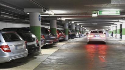 Bild: Petra Hartl
Noch herrscht reger Betrieb in der Schlossgarage – in gut zwei Wochen ist es dann größtenteils vorbei mit dem Parken unter der City.