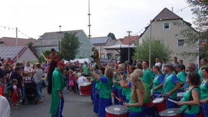 Archivbild: mmj
Beim Jubiläums-Seefest 2019 wurden mehr Musikgruppen als in den Vorjahren verpflichtet, was zu höheren Gagen führte. Die "Sarara-Trommler" sind seit vielen Jahren dabei.