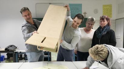 Bild: Gabi Schönberger
Bloß keinen Wahlzettel übersehen!