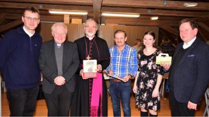 Bild: no
Für den Oberhirten der Diözese Eichstätt gab es in Illschwang vielfältige Möglichkeiten der persönlichen Begegnung.