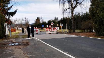 Bild: gz
Die beiden jungen Männer aus Schweinfurt versuchten vergeblich zu Fuß nach Tschechien zu gelangen. Die Polizei verwehrte die Einreise.